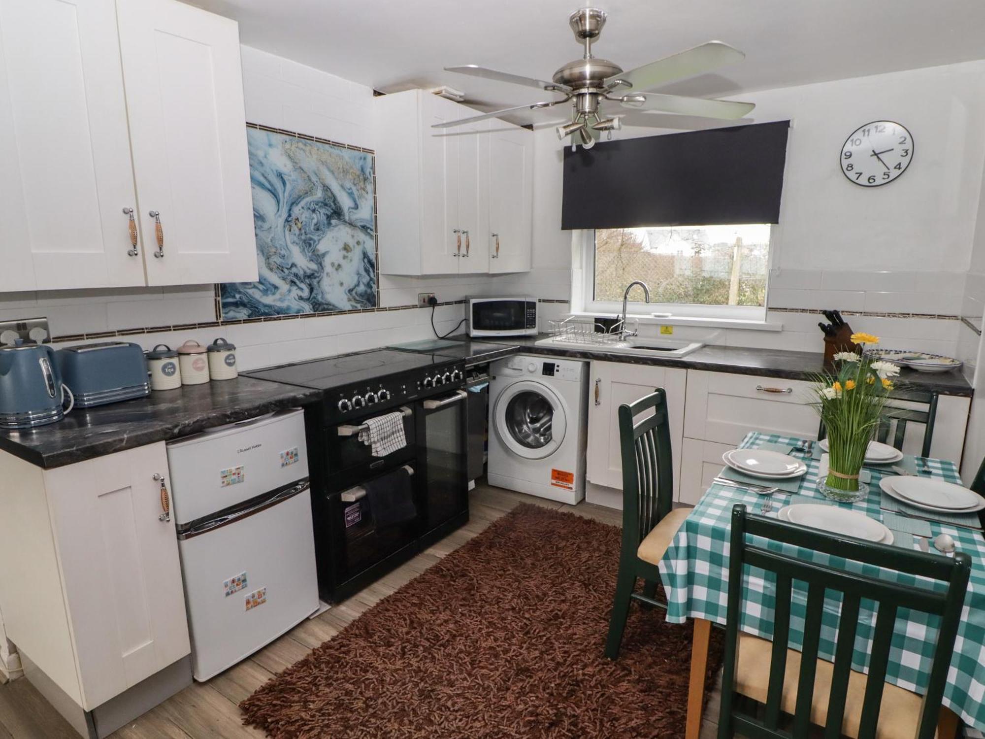 13 Gower Holiday Village Σουόνσι Εξωτερικό φωτογραφία