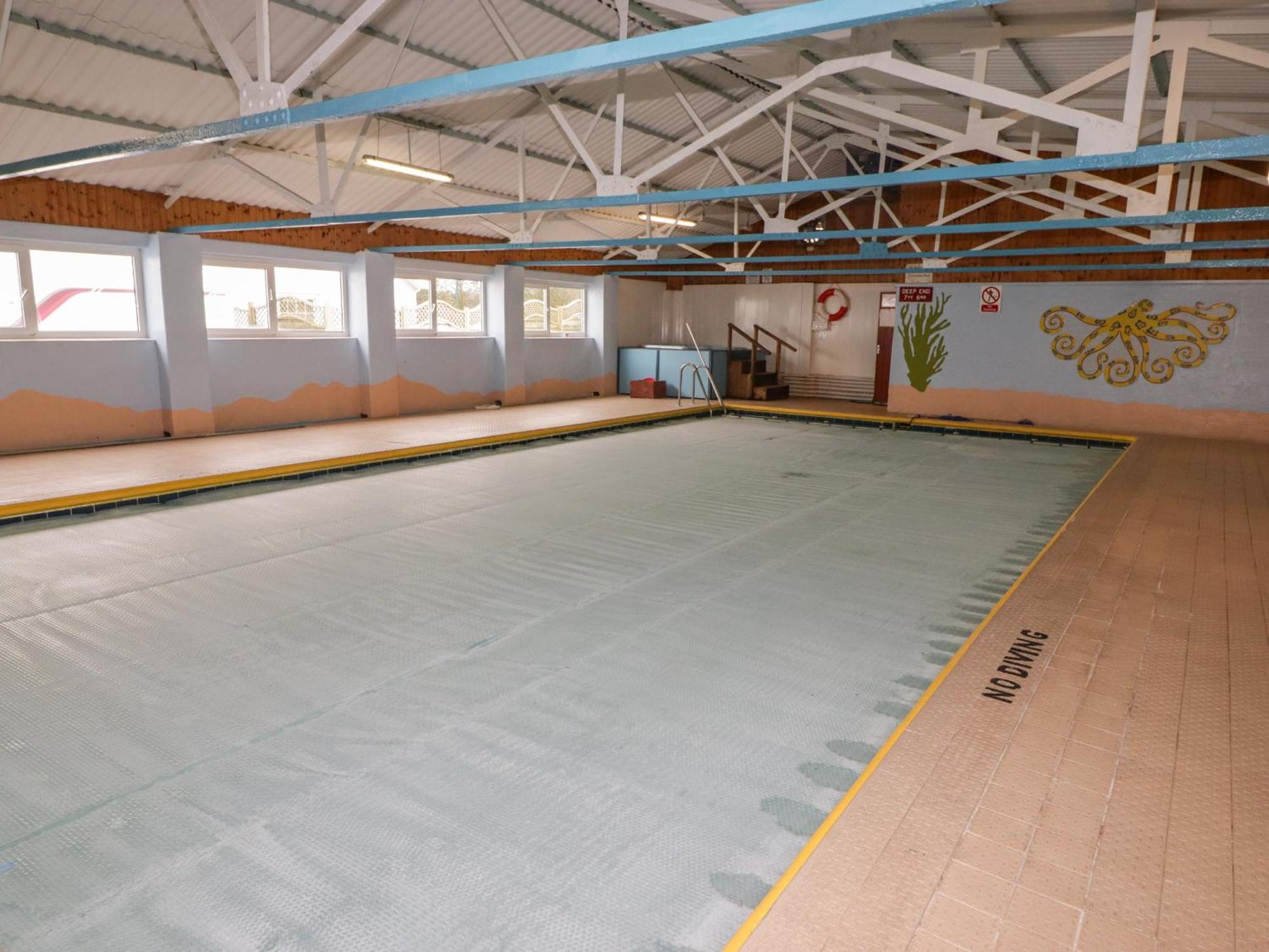 13 Gower Holiday Village Σουόνσι Εξωτερικό φωτογραφία
