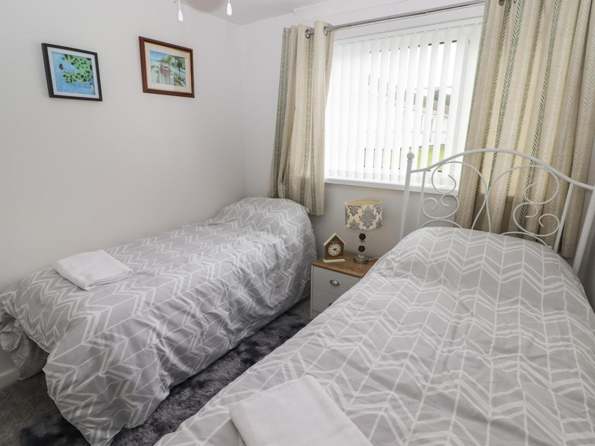 13 Gower Holiday Village Σουόνσι Εξωτερικό φωτογραφία